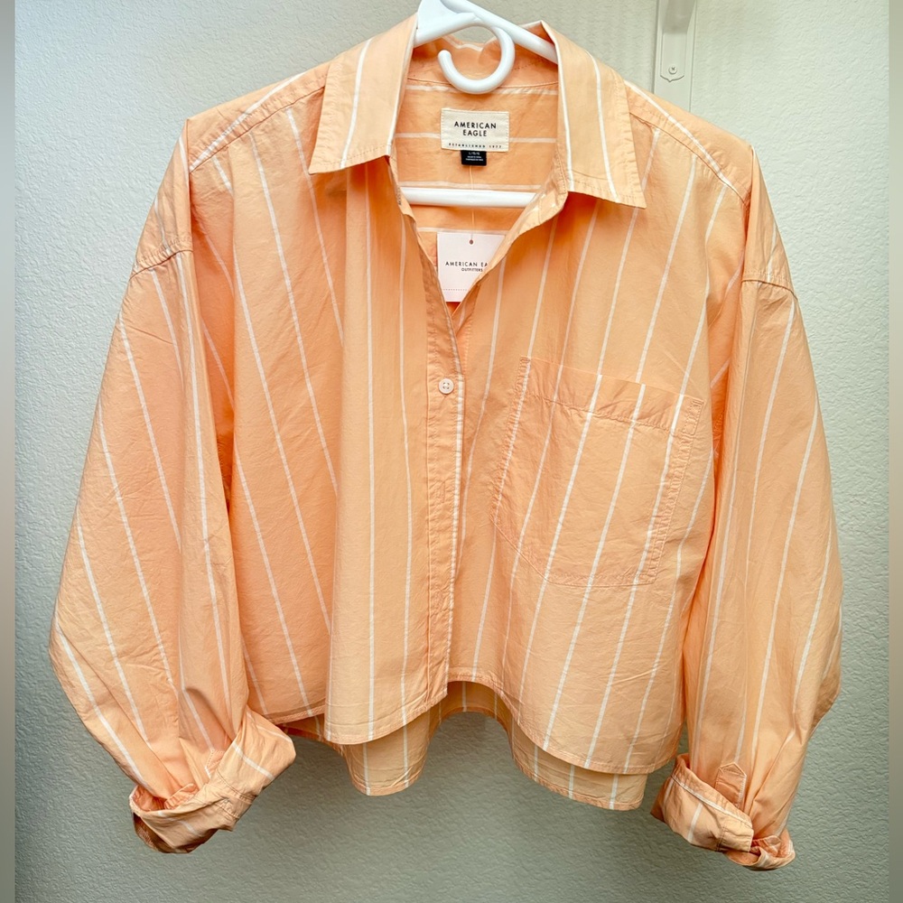 American Eagle - Cropped Perfect Button-Up Shirt